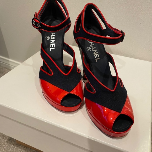 Chanel heels - Picture 3 of 7